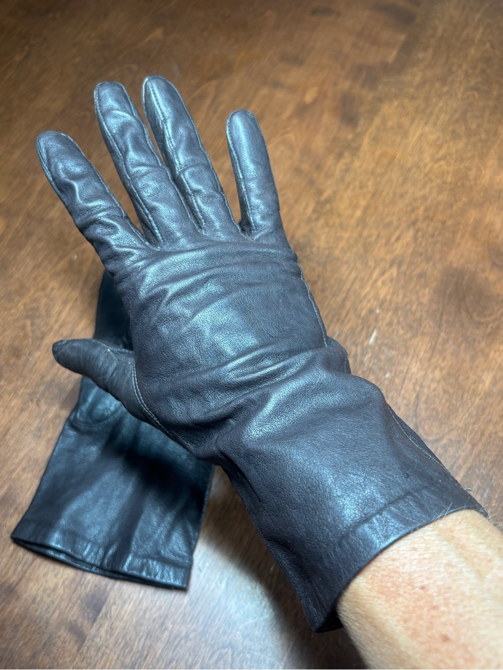 Classic Women's Dark Brown Leather Gloves